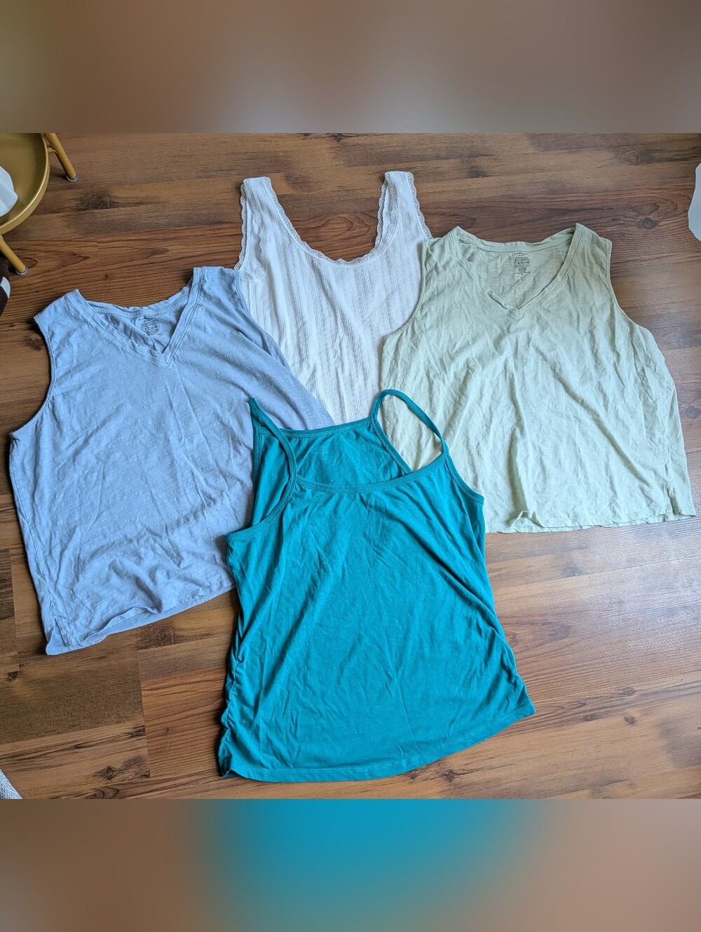 Set Of 4 Sleeveless Summer Tops(XL Condition)
